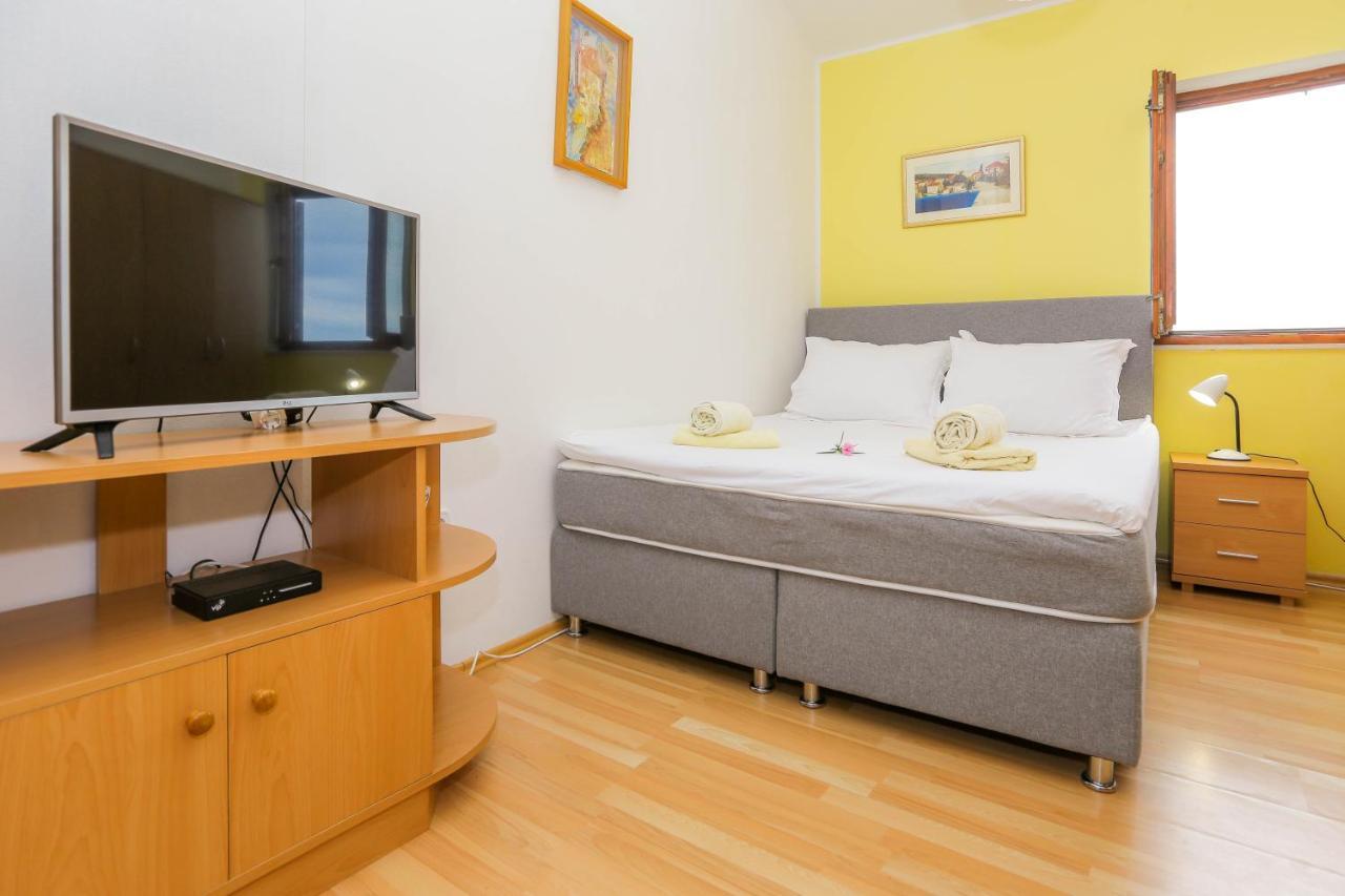 Apartments Maslina Божава Екстер'єр фото
