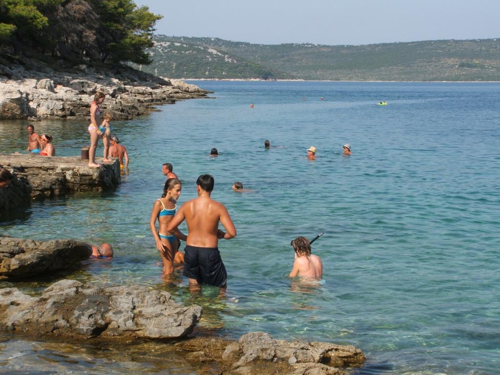 Apartments Maslina Божава Номер фото